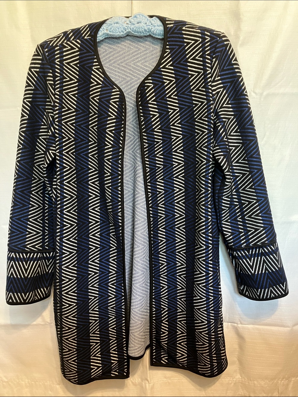 Jones Studio Black, Blue & White Open Geometric Jacket